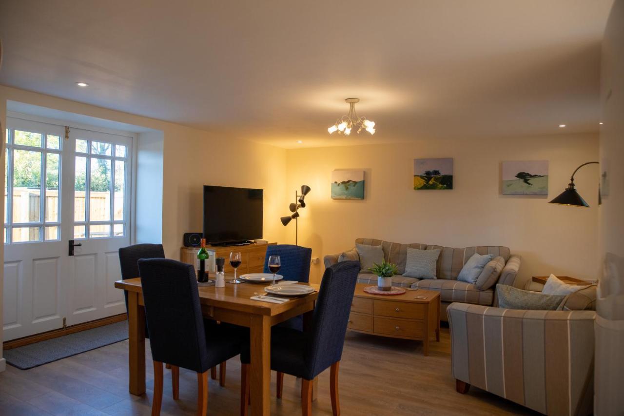 Rollestone Coach House Villa Shrewton Bagian luar foto