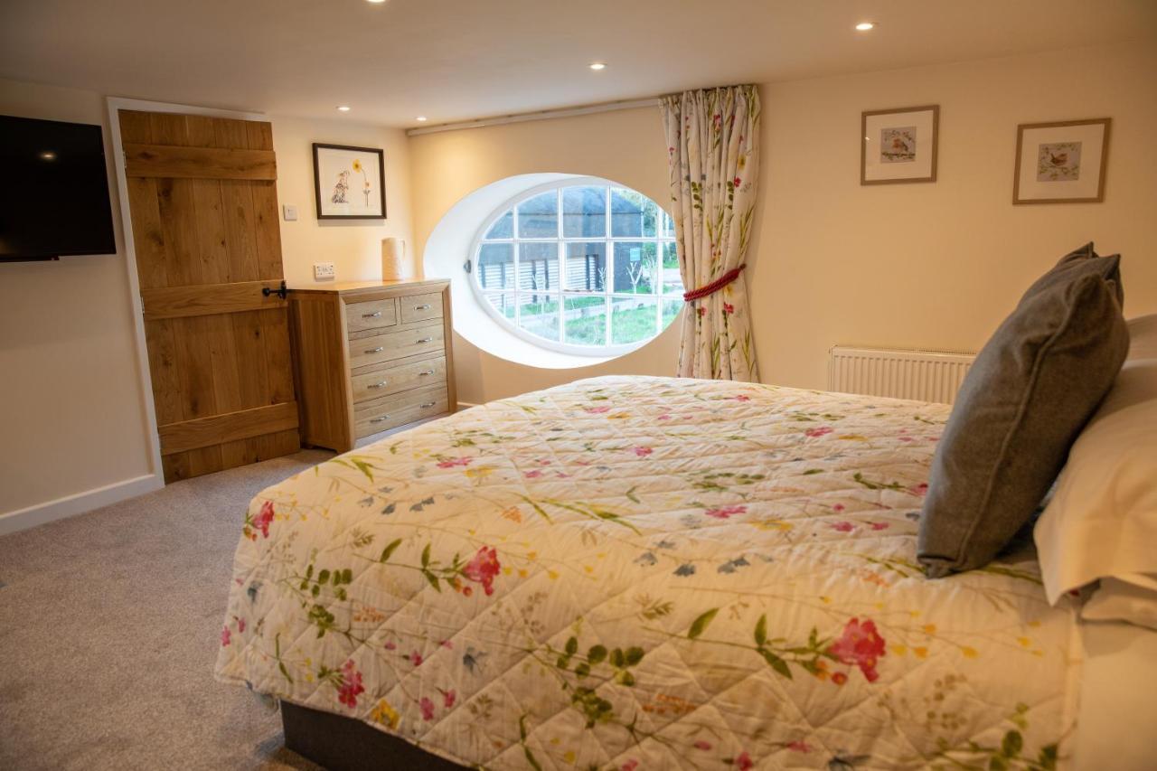 Rollestone Coach House Villa Shrewton Bagian luar foto